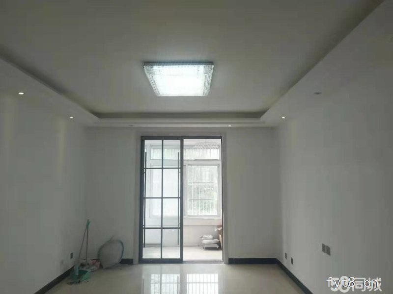 中阳御景对面是四小,小区环境优美。配套设施齐全