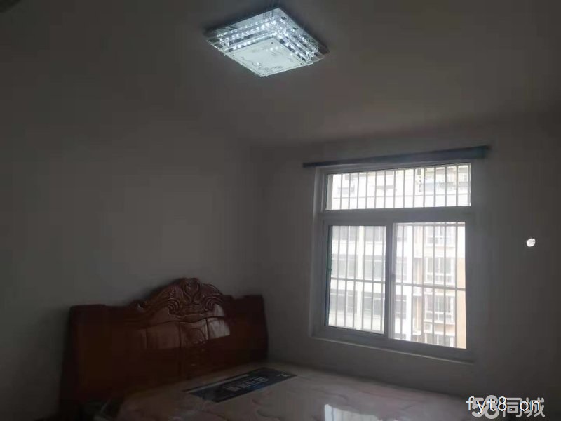 中阳御景对面是四小,小区环境优美。配套设施齐全