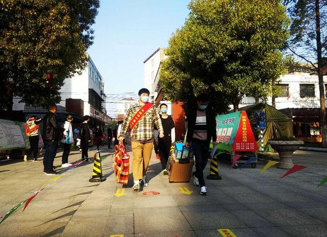 今天,开学!阜阳高三学子率先复课