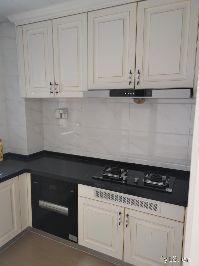 碧桂园翡翠湾精装4室2厅岀租